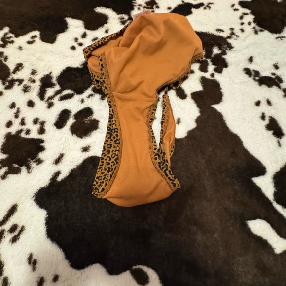 Leopard Print Bikini Bottoms - Picture 2 of 3